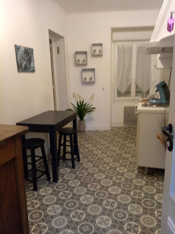 55Magenta Apartment Поатие Екстериор снимка